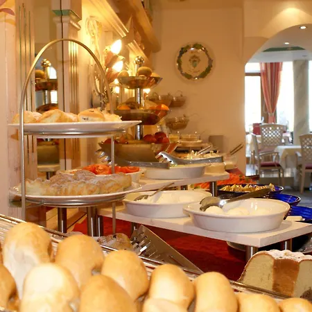 Xander ロイタシュ