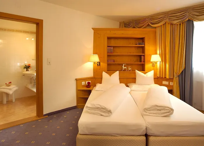 Отель Xander 4*