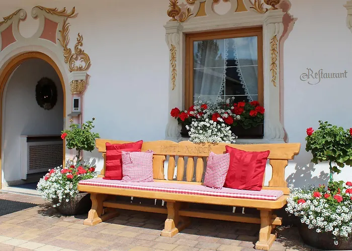 Отель Xander Лойташ