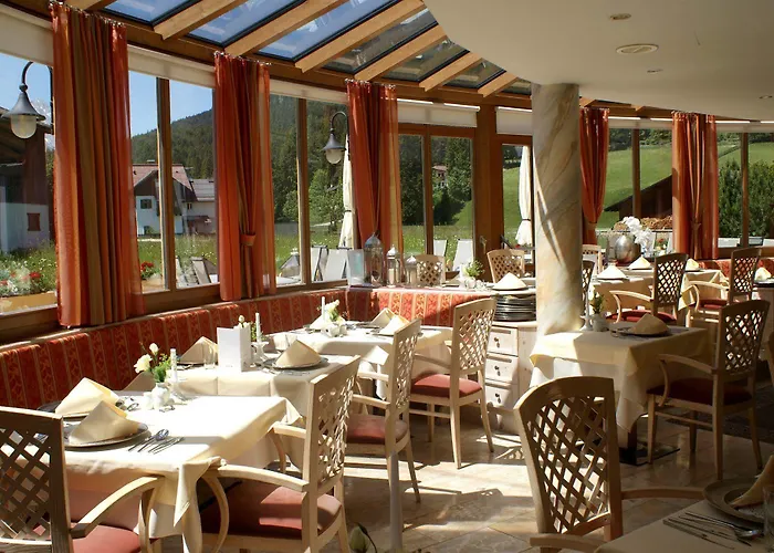 Отель Xander Лойташ